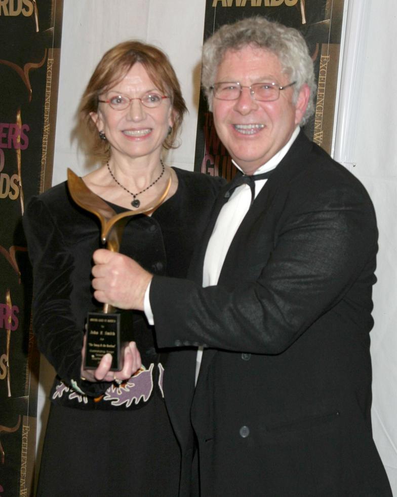 Kay Alden Jack Smith Cohead WritersThe Young  The Restless Writers     winners best Daytime WritingWriters Guild Awards 2006Hollywood PalladiumLos Angeles CAFebruary 4 20062006 photo