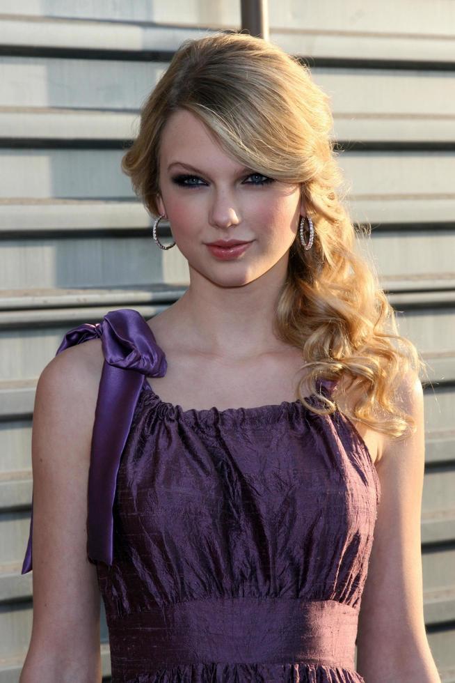 Taylor Swift10th Annual Young Hollywood Awards  Presented by Hollywood Life MagazineAvalonLos Angeles  CAApril 27 20082008 photo