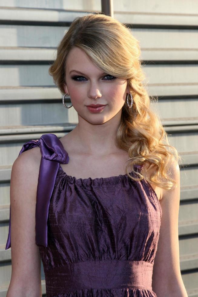 Taylor Swift10th Annual Young Hollywood Awards  Presented by Hollywood Life MagazineAvalonLos Angeles  CAApril 27 20082008 photo
