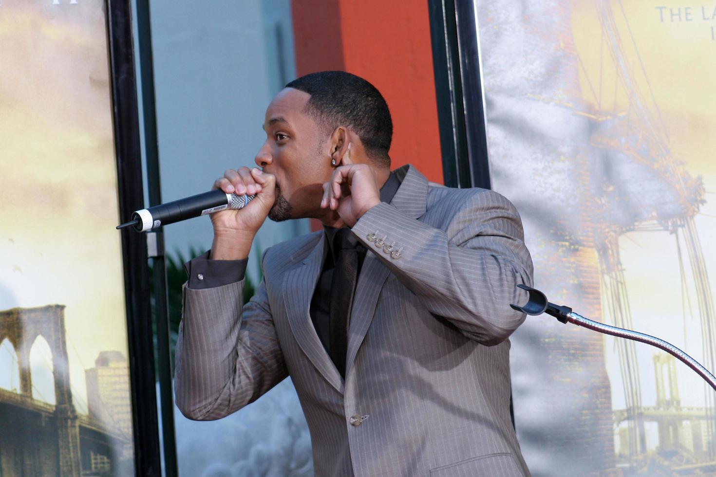 Will SmithWill Smith Handprint and Footprint Ceremony Graumans Chinese Theater ForecourtDecember