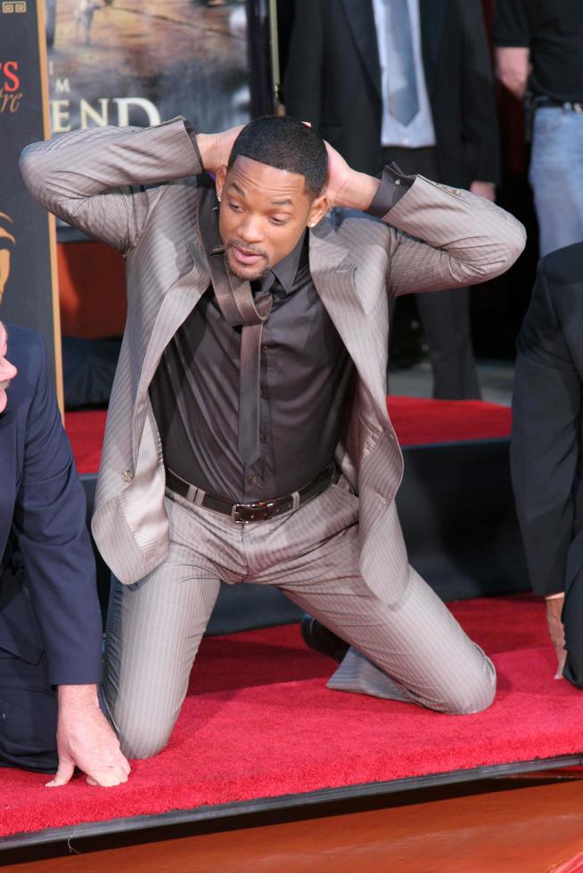 Will SmithWill Smith Handprint and Footprint Ceremony Graumans Chinese Theater ForecourtDecember