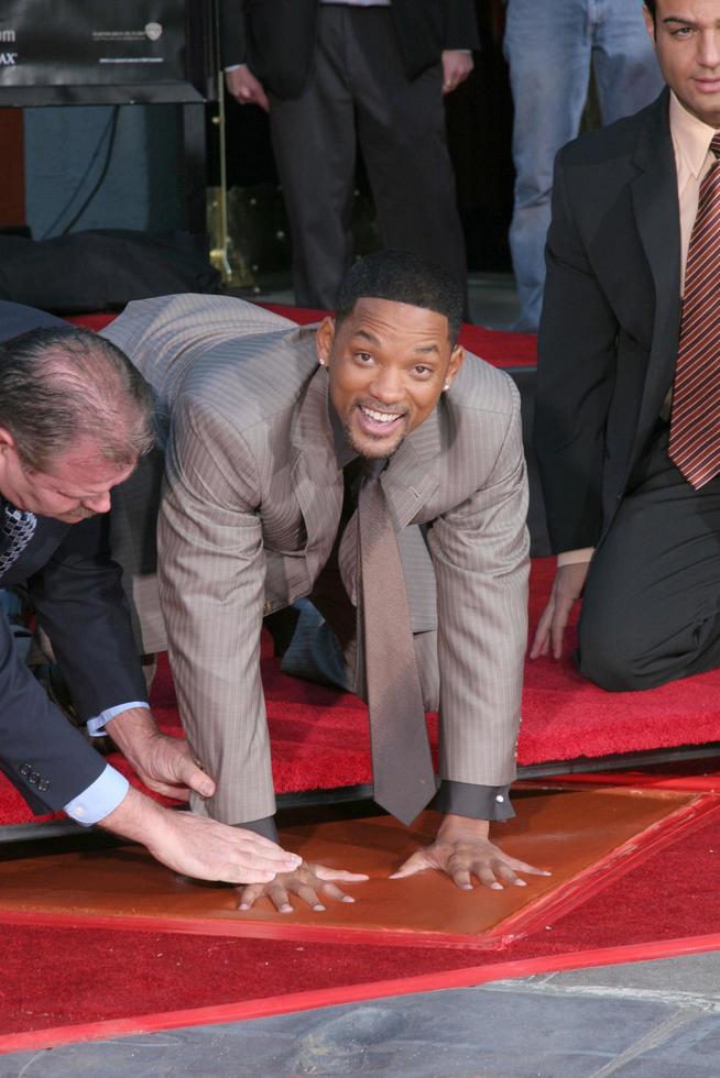 Will SmithWill Smith Handprint and Footprint Ceremony Graumans Chinese Theater ForecourtDecember 10 2007Los Angeles CA2007 photo