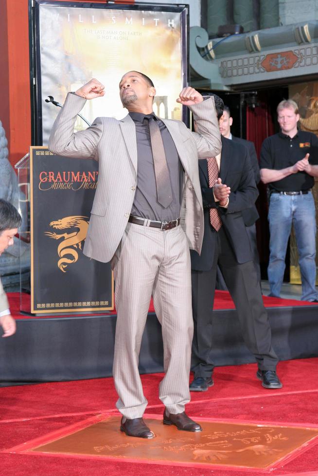 Will SmithWill Smith Handprint and Footprint Ceremony Graumans Chinese Theater ForecourtDecember