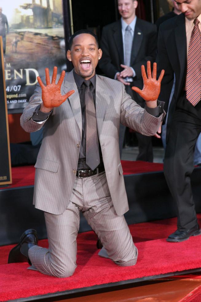 Will SmithWill Smith Handprint and Footprint Ceremony Graumans Chinese Theater ForecourtDecember