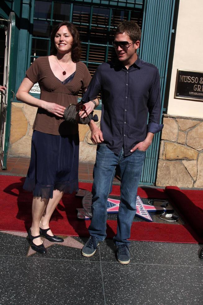 Eric szmanda jorja zorro a el hollywood caminar de fama estrella ceremonia para Guillermo petersen en frente de Mussos francos restaurante en los angeles California en febrero 3 20092008 foto