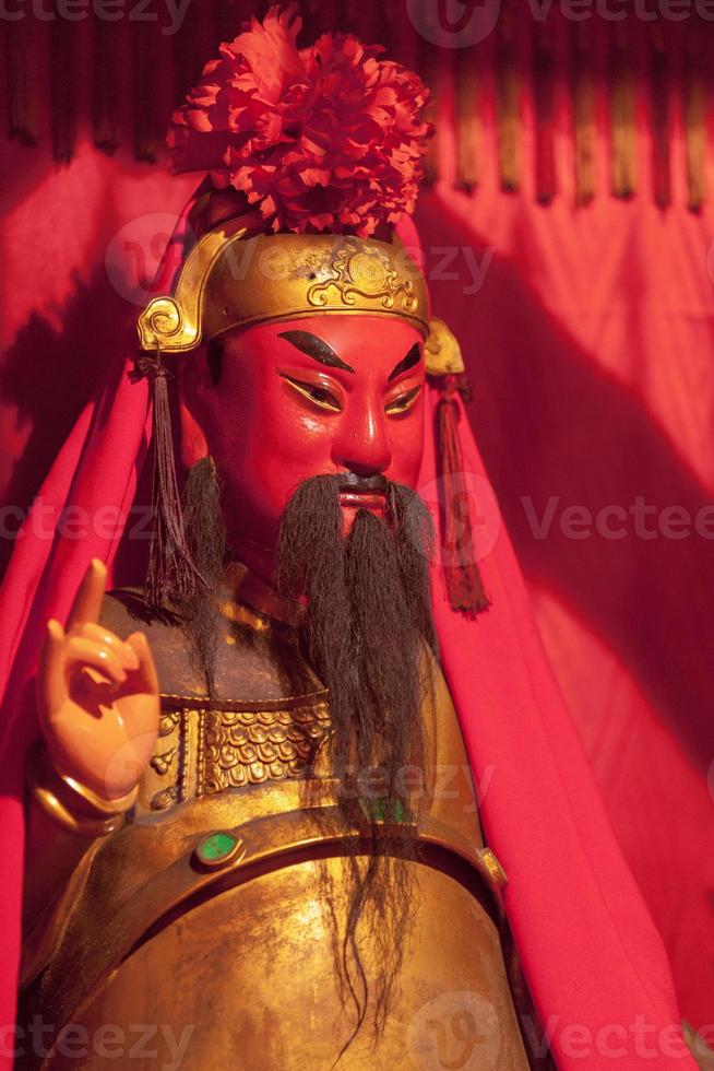 Statue of Guan Yu photo