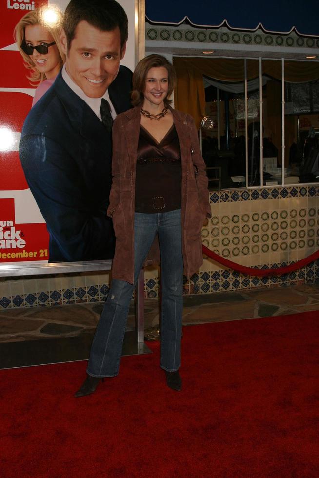 Brenda Strong Fun with Dick  Jane PremiereManns Village TheaterWestwood CADecember 14 20052005 photo