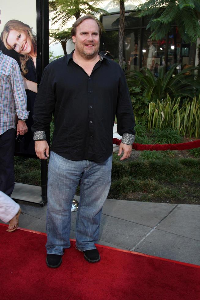 Kevin Farley llegando a el gracioso personas mundo estreno a el arco de luz hollywood teatros en los angeles California en julio 20 2009 2008 foto