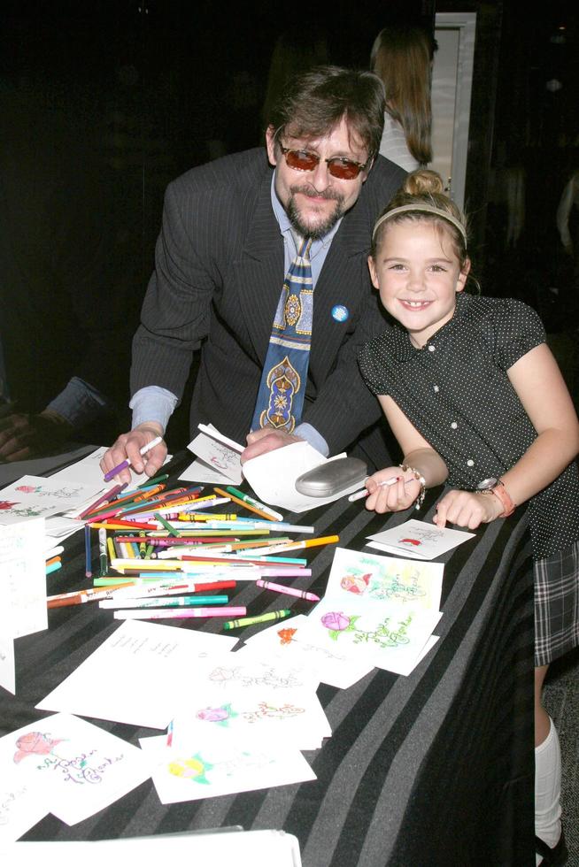 Judd Nelson  Kiernan Shipka of Mad Mencreating a card for A Rose of Thanks who sends thank you cards to troopsGBK Gifting SuiteThompson HotelBeverly Hills CAJanuary 11 20082008 photo