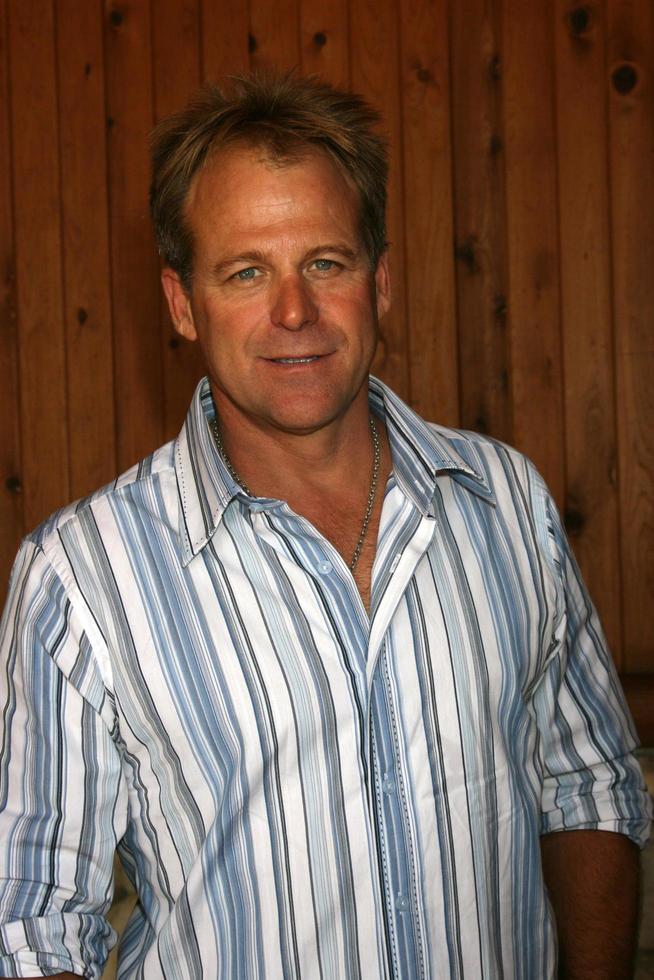 Kin Shriner  arriving at the annual General Hospital Fan Club Luncheon at the Sportsmans Lodge in Studio City CA onJuly 12 20082008 photo