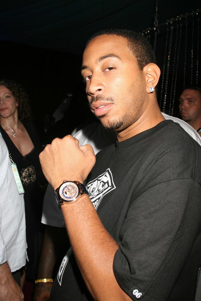 chris ludacris puentes con un croton reloj a el apuesta premios gbk regalar salón fuera de el santuario sala en los angeles California en Junio 23 20082008 foto