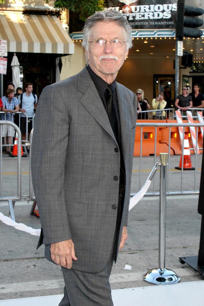 Tom Skerritt arriving at the Whiteout Premiere at the Manns Village Theater in Westwood CA on September 9 20092009 photo