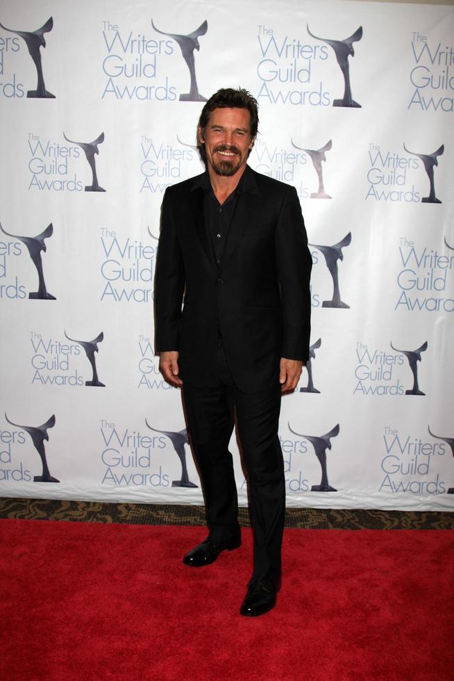 Josh brolín llegando a el escritores gremio de America premios a el siglo plaza hotel en siglo ciudad California en febrero 7 7 20092009 foto