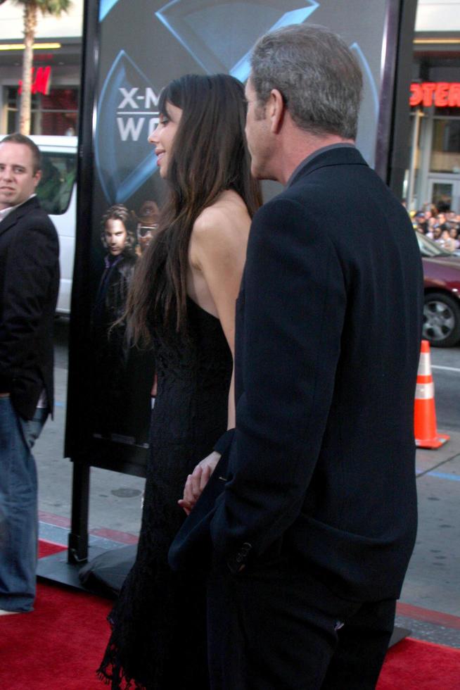 Mel Gibson  Oksana Grigorieva arrivng at the XMen Origins  Wolverine screening at Graumans Chinese Theater in Los Angeles CA on April 28 20092009 photo