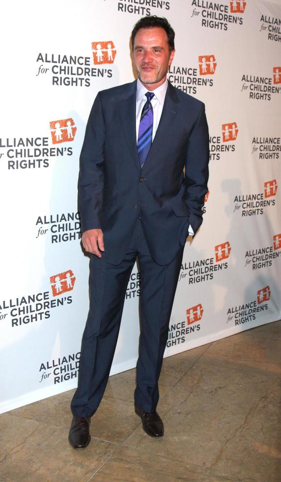 los ángeles, abr 7 7 - tim Decaer a el Alianza para niños s derechos 22 anual cena a beverly Hilton hotel en abril 7, 2014 en beverly sierras, California foto