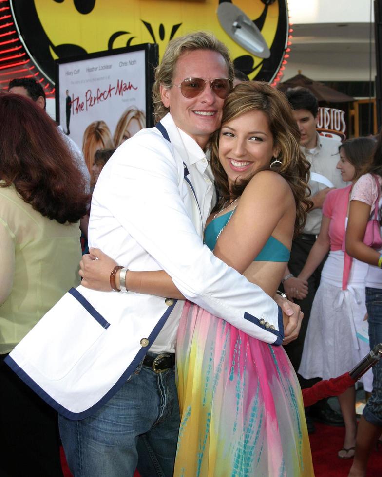 Carson KressleyVanessa LengiesThe Perfect Man PremiereLos Angeles CAJune 13 20052005 photo