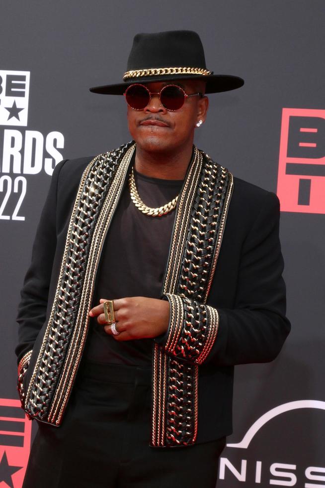 LOS ANGELES  JUN 26  NeYo at the 2022 BET Awards Arrivals at Microsoft Theater on June 26 2022 in Los Angeles CA photo