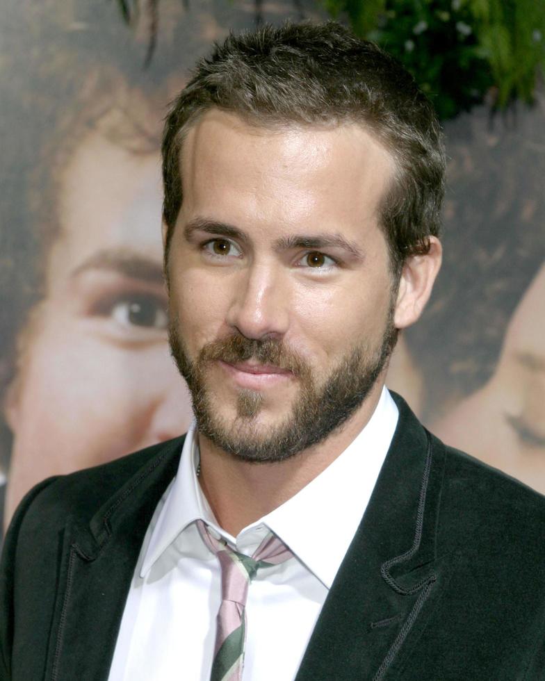 Ryan ReynoldsJust Friends PremiereManns Village TheaterLos Angeles CANovember 14 20052005 photo