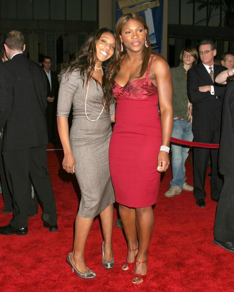 Serena Williams and sister2005 American Music AwardsShrine AuditoriumLos Angeles CANovember 22 20052005 photo