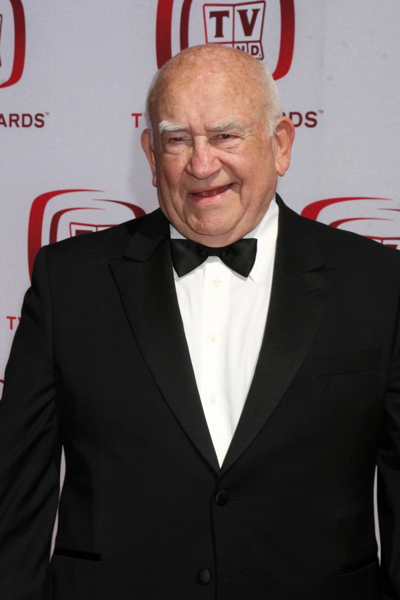 Ed Asner arriving at the 2008 TV Land AwardsBarker HangerSanta Monica