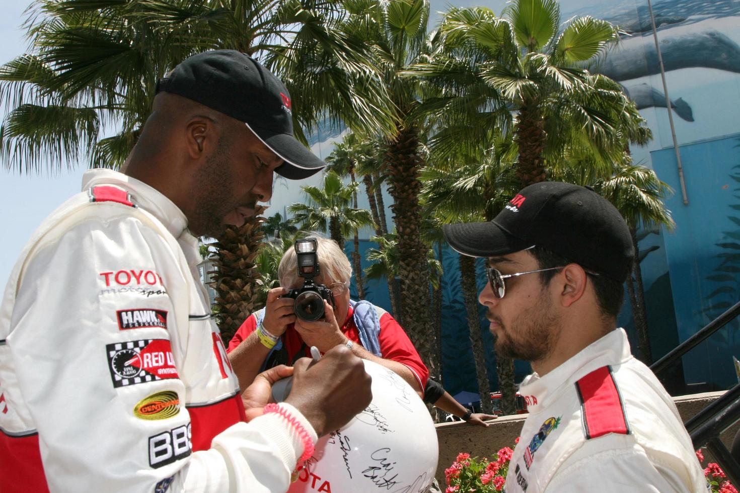 Juan salley wilmer valderammaafter el celebridad carrera toyota largo playa grandioso prix proceleb carrera 2008 largo playa abril 19 20082008 foto