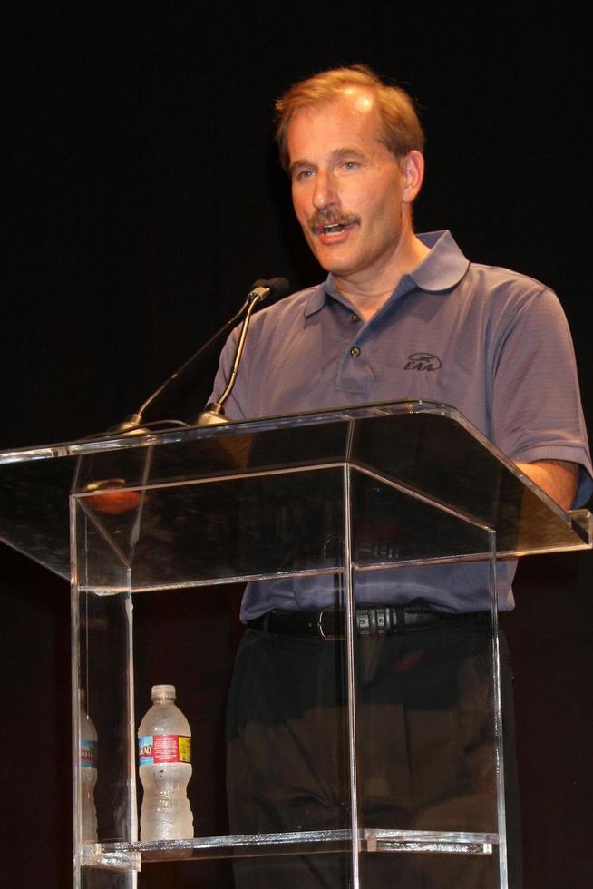 Jeff Skiles at the EAA Press Conference to Introduce New Chairmen of the EAA Young Eagles ProgramSanta Monica AirportSanta Monica CASeptember 29 20092009 photo