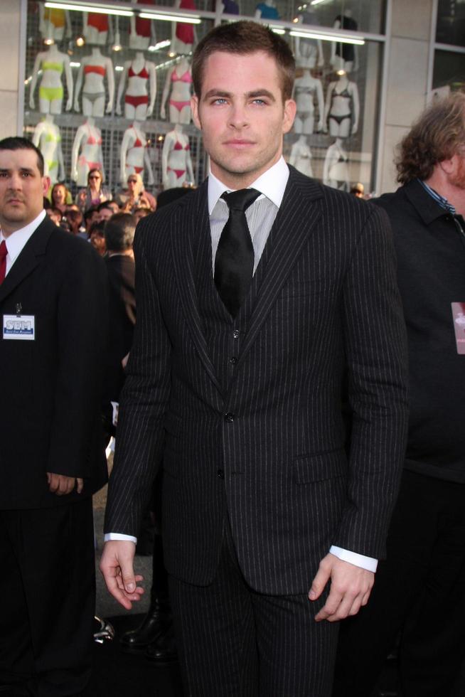 Chris Pine arriving at the Star Trek Premiere at Graumans Chinese Theater in Los Angeles CA on April 30 20092009 photo