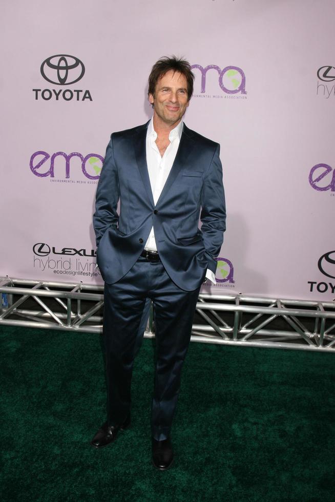 Hart Bochner  arriving at the Environmental Media Awards at the Ebell Theater in Los Angeles CA on November 13 20082008 photo