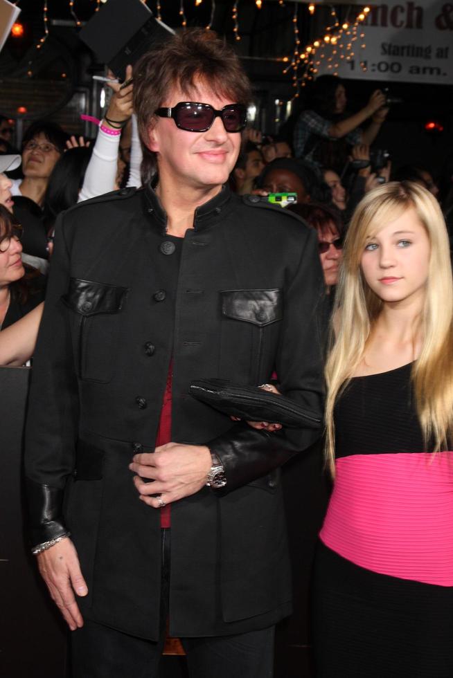 rico sambora y hija ava llegando a el nuevo Luna estrenomanns madera del oeste pueblo teatrowestwood noviembre dieciséis 20092009 foto