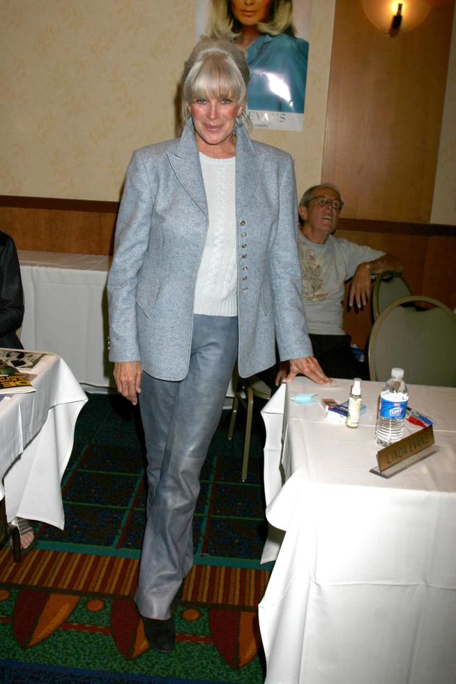 Linda Evans of Dynasty at the Hollywood Collector Show at the Burbank Marriott Convention Center in Burbank  CA onOctober 4 20082008 photo