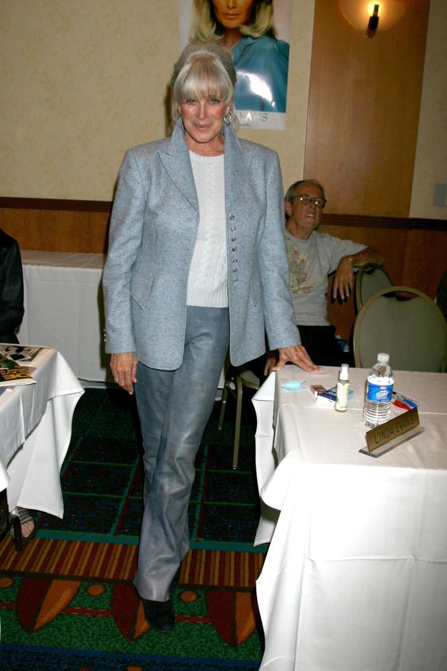 Linda Evans of Dynasty at the Hollywood Collector Show at the Burbank Marriott Convention Center in Burbank  CA onOctober 4 20082008 photo