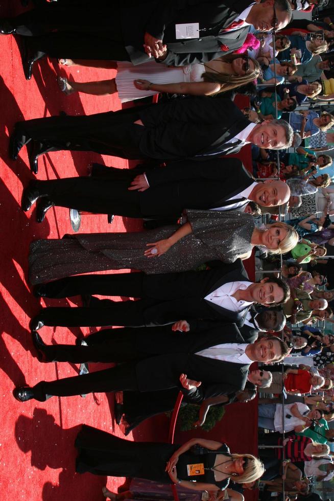 Tom Bergeron Howie Mandel Heidi Klum Jeff Probst and Ryan Seacrest Emmy CoHostsarriving at the Primetime Emmys at the Nokia Theater in Los Angeles CA onSeptember 21 20082008 photo