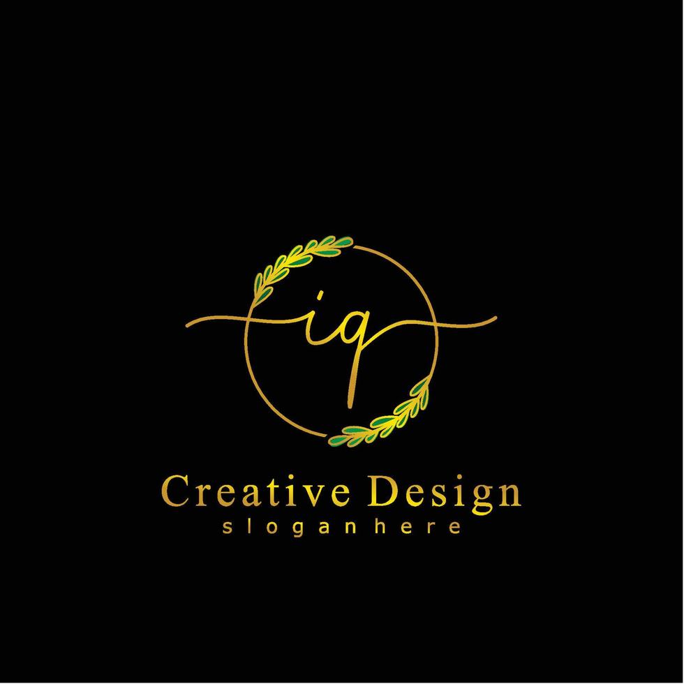 inicial iq belleza monograma y elegante logo diseño, escritura logo de inicial firma, boda, moda, floral y botánico logo concepto diseño. vector