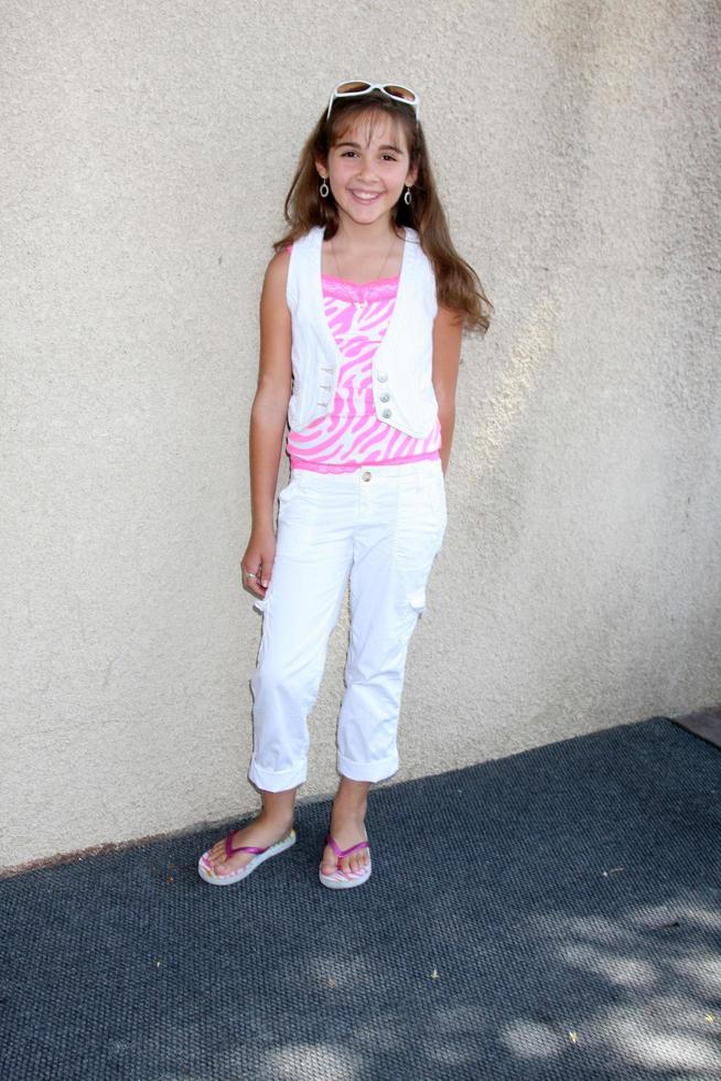 haley pullos llegando a el general hospital ventilador club almuerzo a el airtel plaza hotel en camioneta Nuys California en julio 18 2009 2008 foto