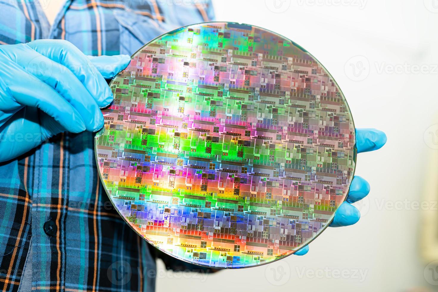 Silicon wafer for manufacturing semiconductor of integrated circuit. photo