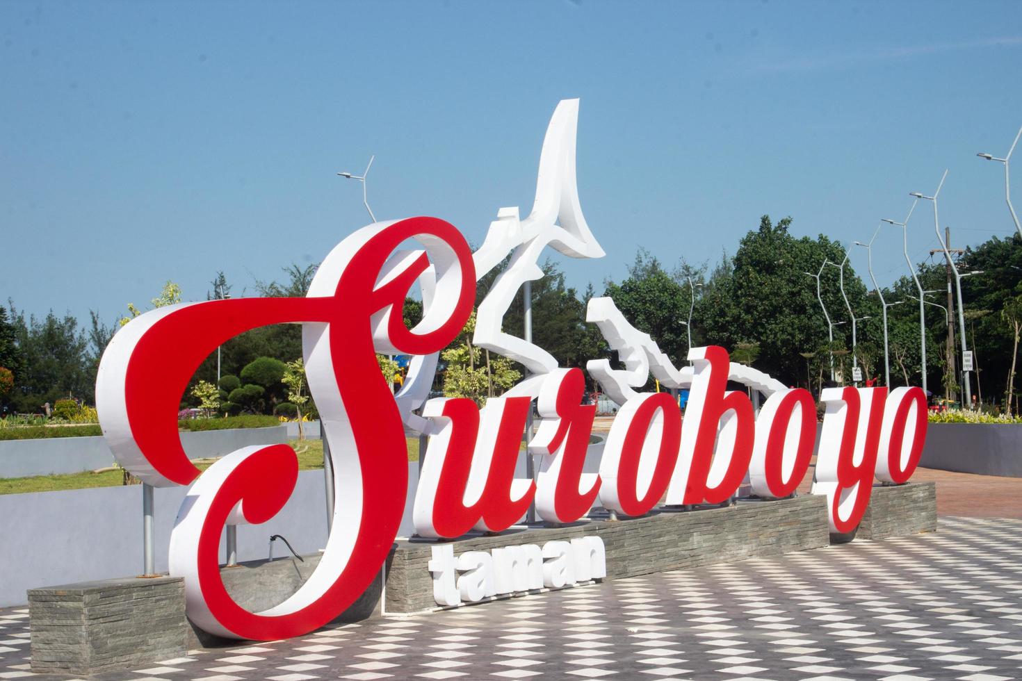 firmar tablero de suroboyo parque, un atractivo playa parque en surabaya. foto