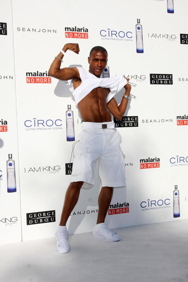 Tommy Davidson arriving at the White Party hosted by Sean Diddy Combs  Ashton Kutcher in Beverly Hills CA on July 4 2009 2008 photo