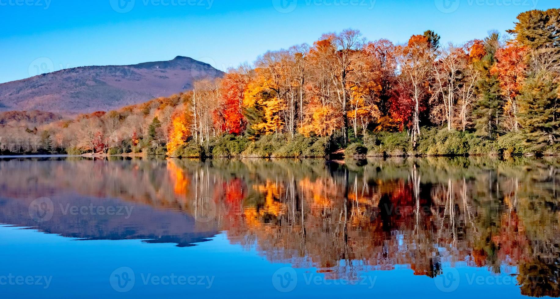 Julian precio lago y abuelo montaña otoño temporada foto