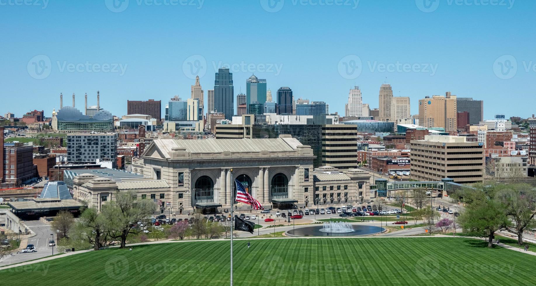 street scenes in kansas city downtwn photo