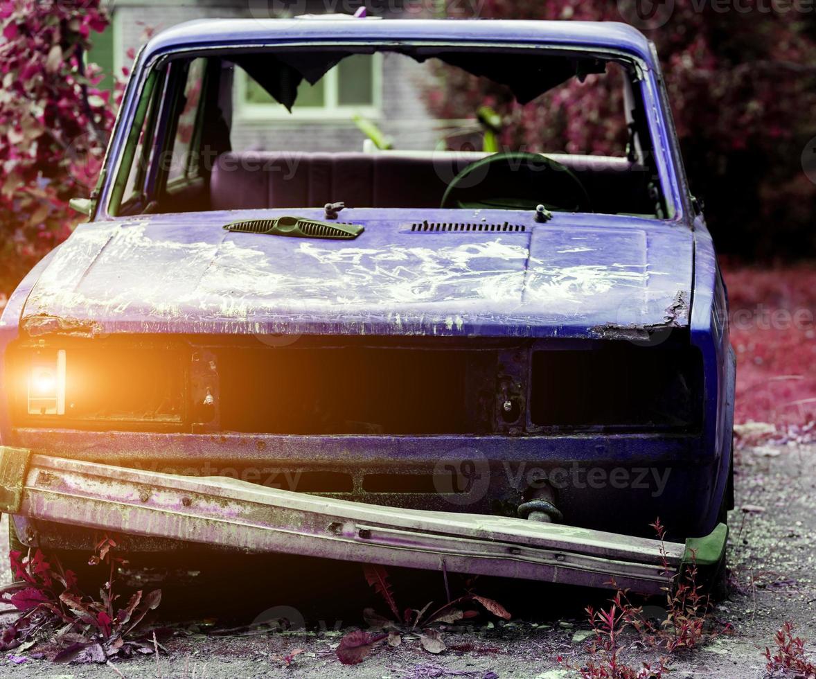 desmontado abandonado coche foto