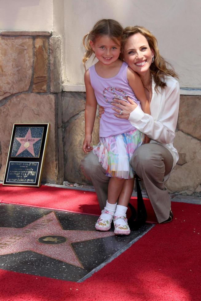 Marlee Matlin  daughter  Isabelle  attending the Hollywood Walk of Fame Ceremony for Marlee Matlin on Hollywood Boulevard in Los Angeles CA  on May 6 20092009 photo