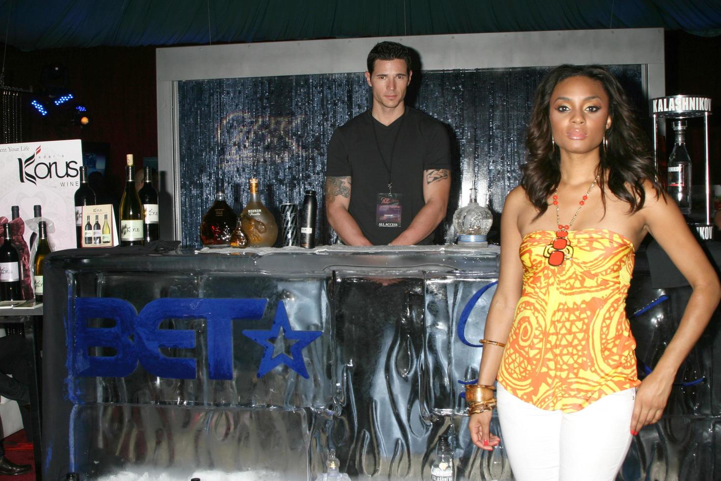 Alesha Renee at the BET Awards GBK Gifting Lounge outside the Shrine Auditorium in Los Angeles CA onJune 22 20082008 photo