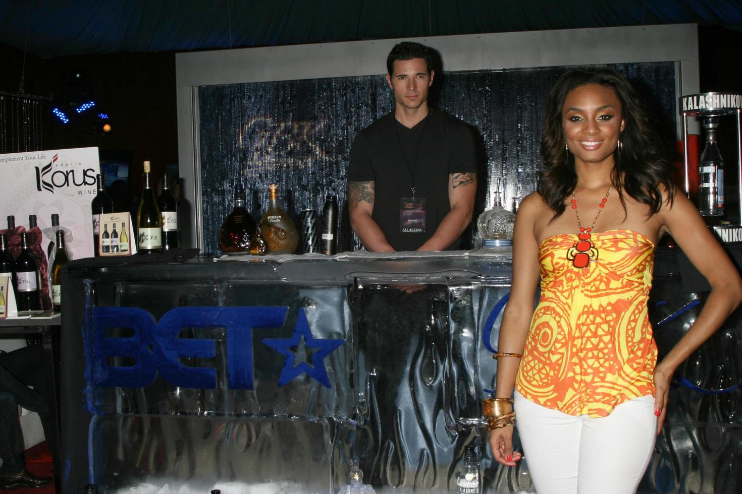 Alesha Renee at the BET Awards GBK Gifting Lounge outside the Shrine Auditorium in Los Angeles CA onJune 22 20082008 photo