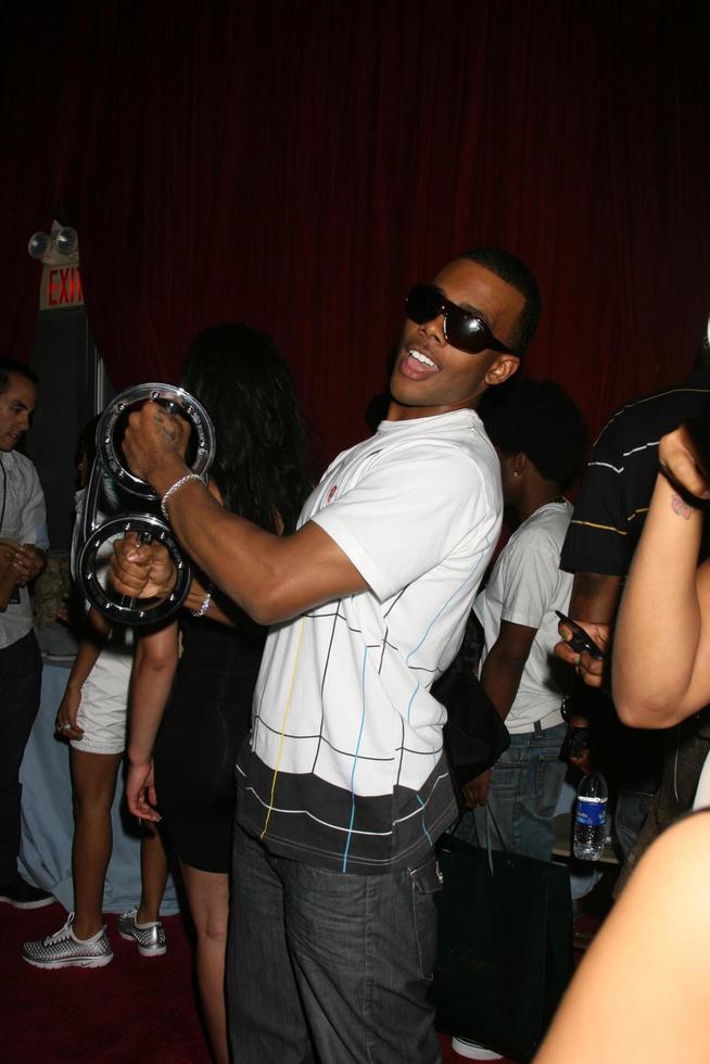 Mario trying a the Burn Machine at the BET Awards GBK Gifting Lounge outside the Shrine Auditorium in Los Angeles CA onJune 23 20082008 photo