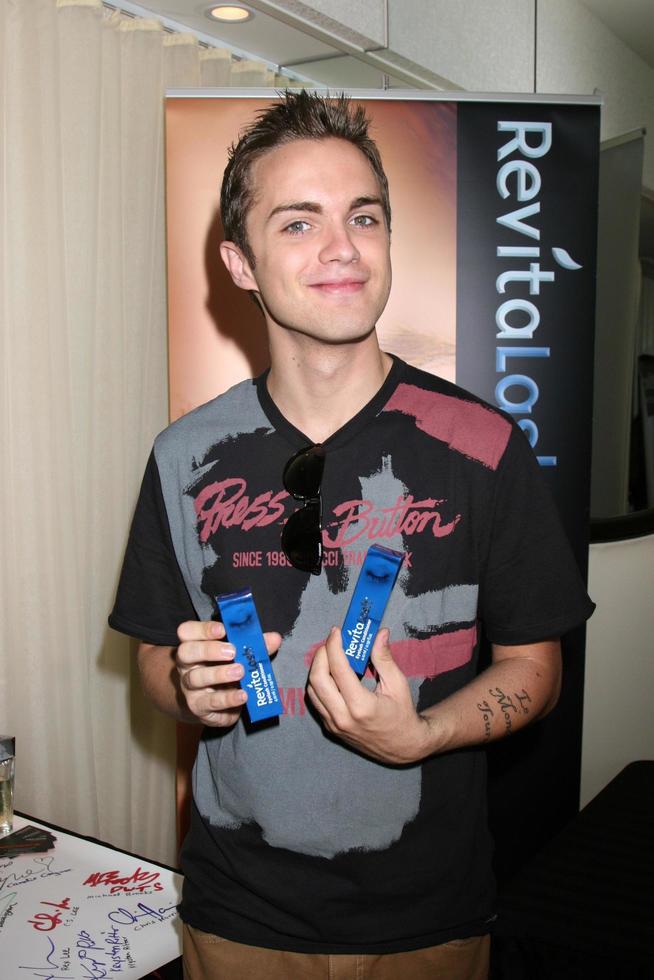 Thomas Dekker at the GBK Emmy Gifting Suites at the Mondrian Hotel  in West Los Angeles CA onSeptember 19 20082008 photo