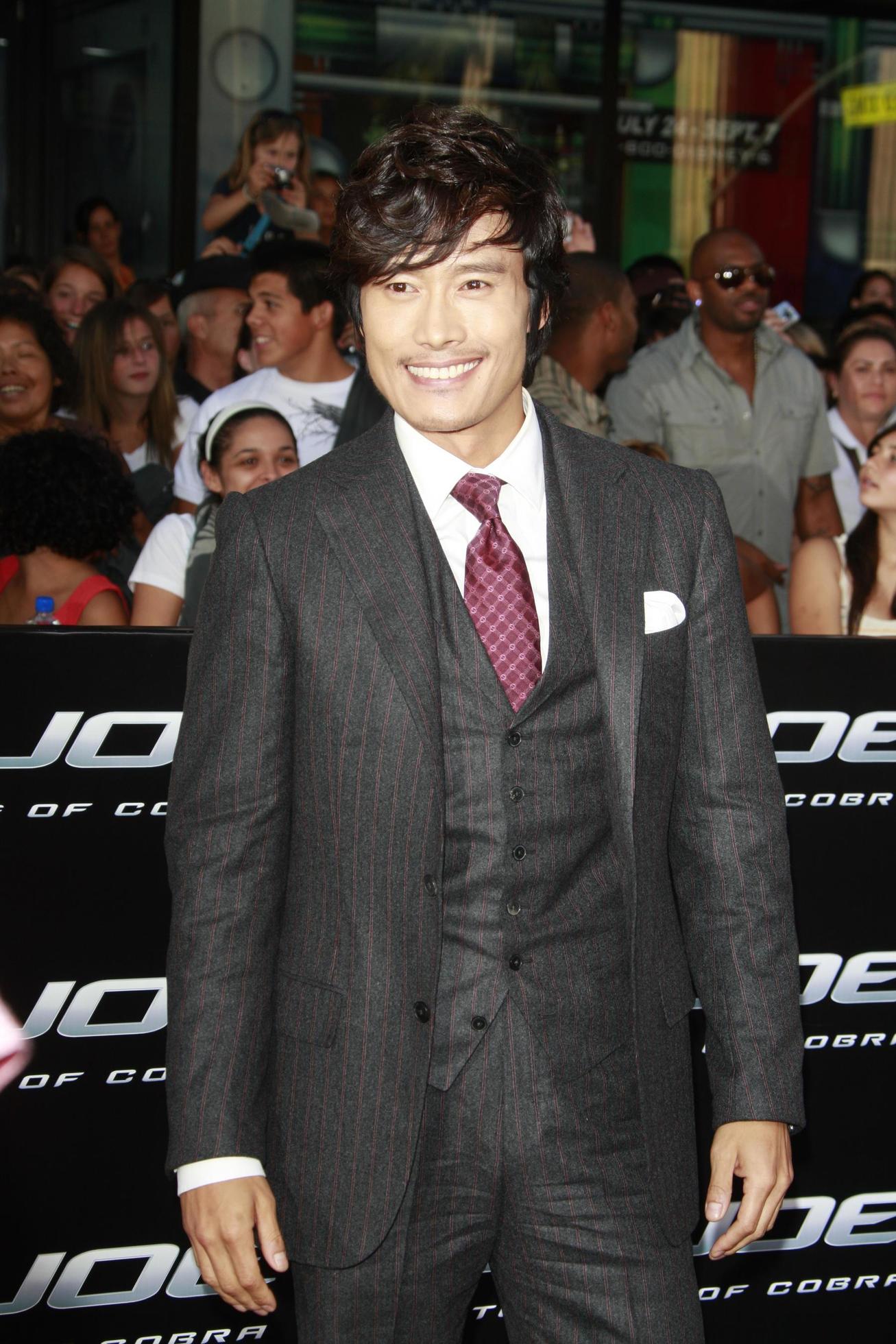 Byung Hun Lee arriving at the GI JOE Premiere at the Graumans Chinese(03)