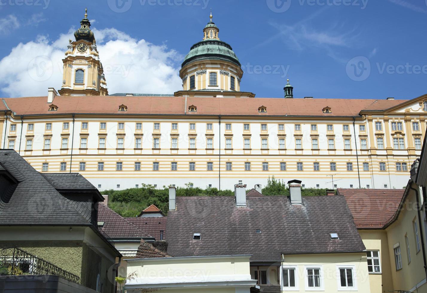 histórico Melk abadía terminado Melk pueblo tejados foto