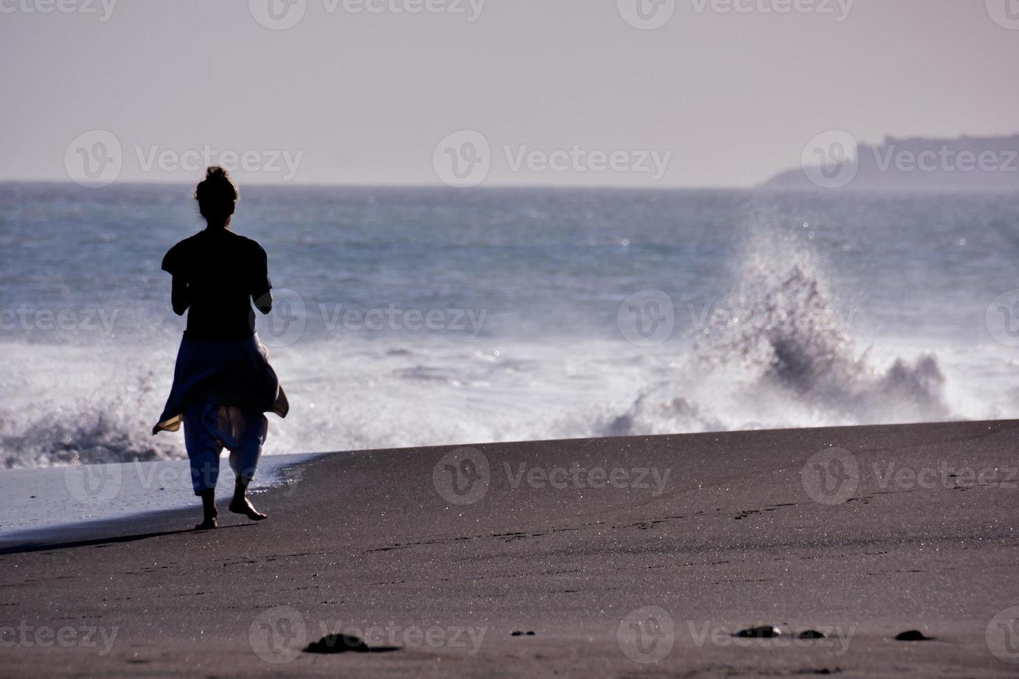 enormes olas del mar foto