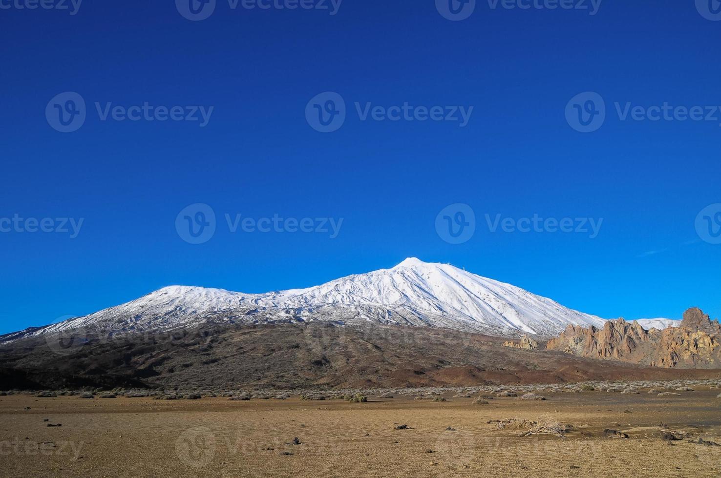 Snowy mountain landscape photo