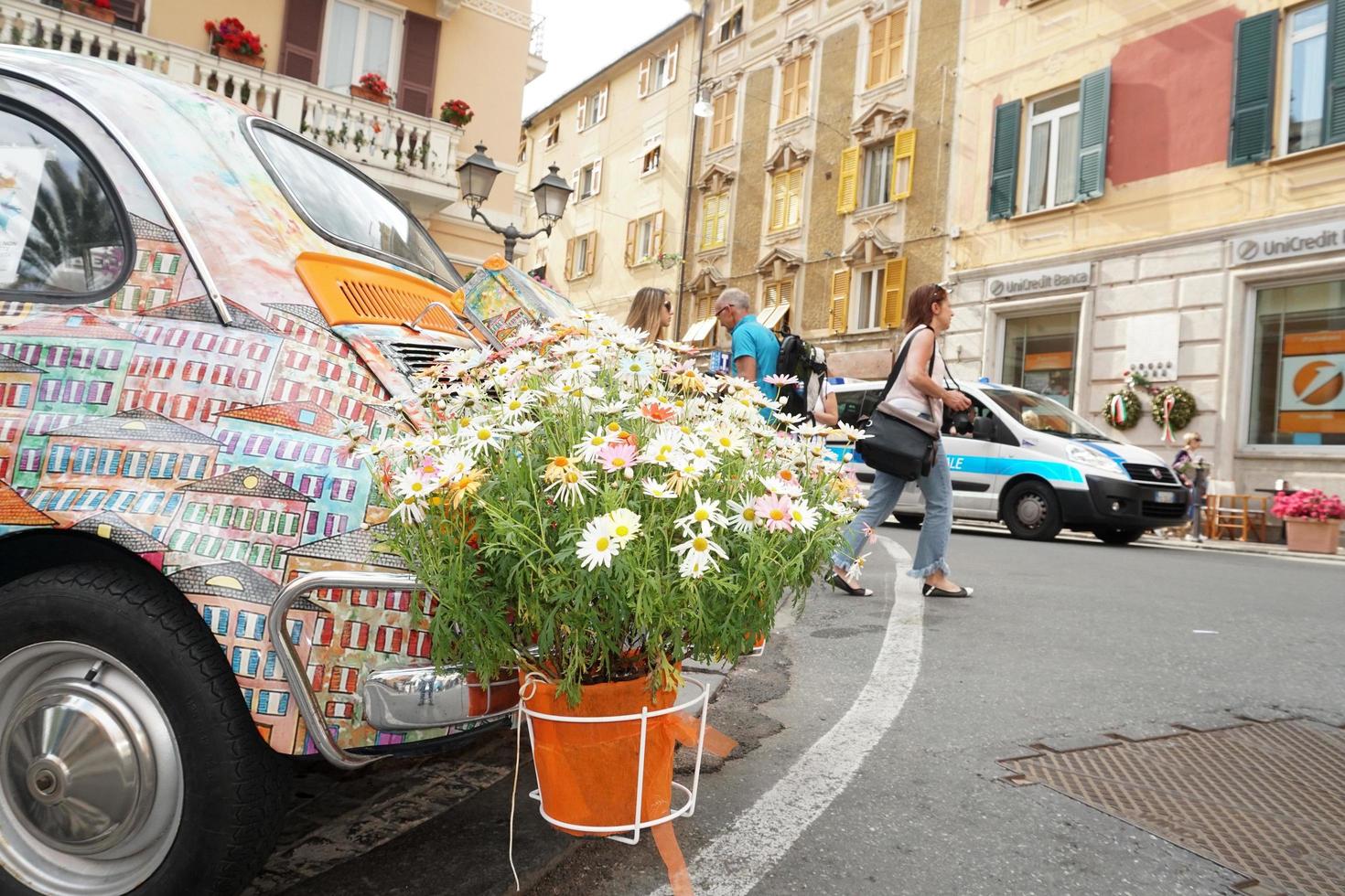 génova, italia - 5 de mayo de 2018 - euroflora regresa a génova en el escenario único de los parques nervi foto